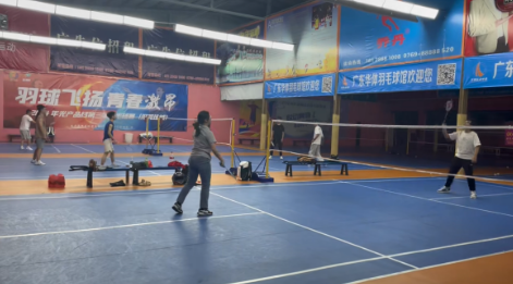 バドミントンクラブ